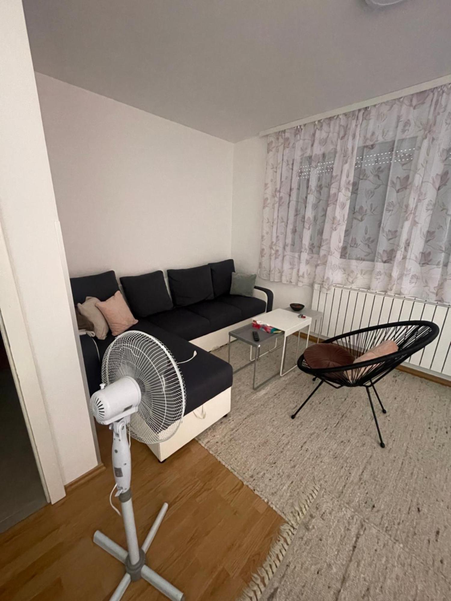 Nepostoji Lägenhet Bihać Exteriör bild